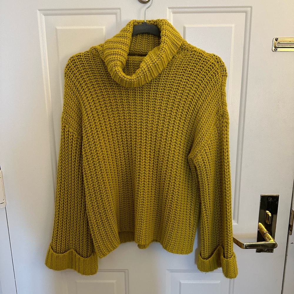 525 Turtleneck Sweater - XS - Mustard Yellow